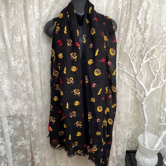 Betsy Johnson Black  & Yellow Fun Soft Linen Emoji Scarf with Bows, Smiles &Love - Picture 6 of 7